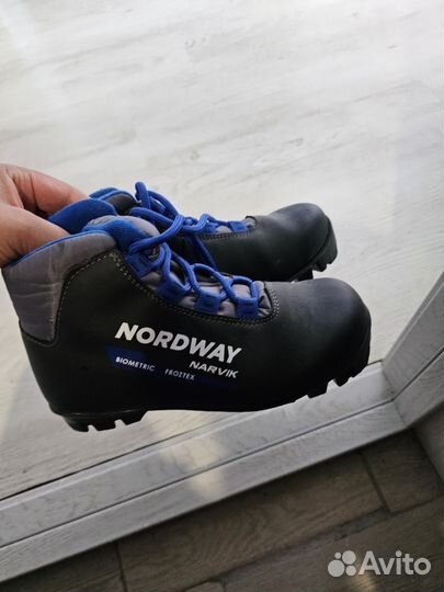 Лыжные ботинки