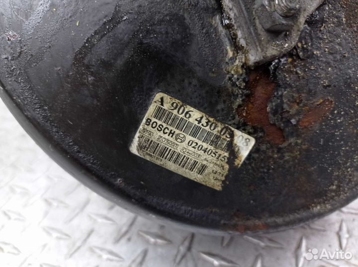 Вакуум тормозной Mercedes Sprinter W906 9064300308