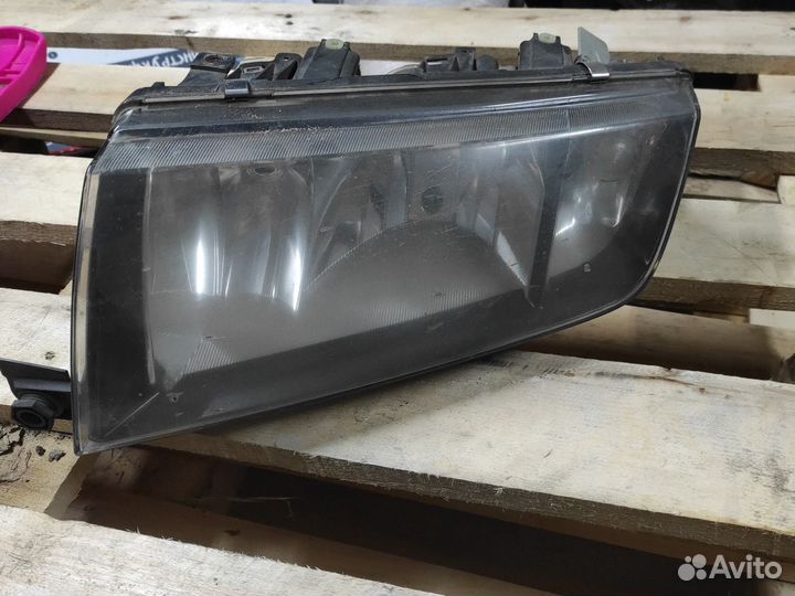 Фара левая Skoda Fabia