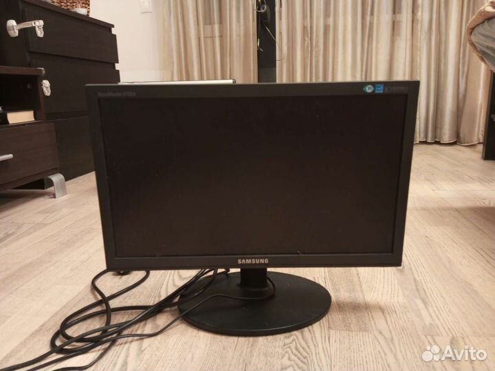 Монитор Samsung