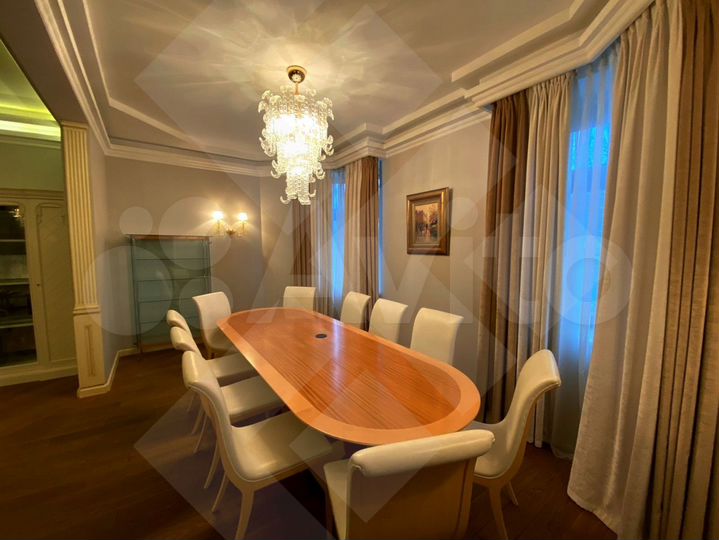 4-к. квартира, 150 м², 4/7 эт.