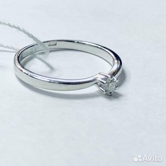 Золотое кольцо с бриллиантами