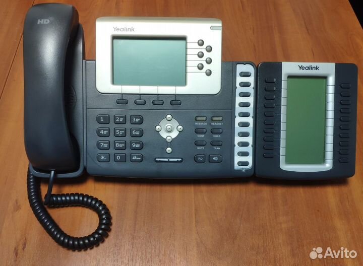 SIP Телефон Yealink T28P с приставкой EXP39