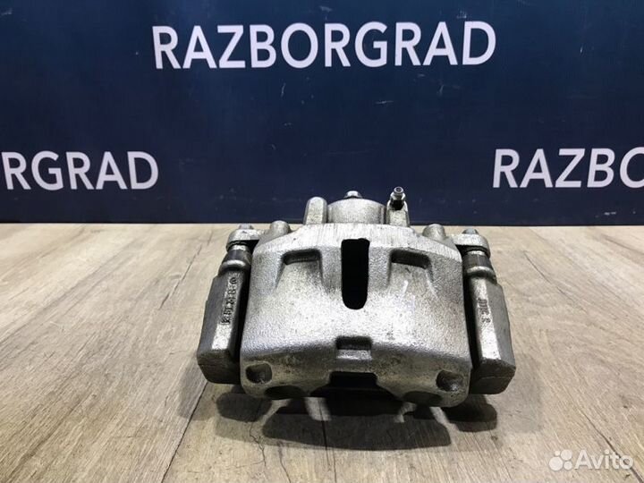 Суппорт передний левый Toyota Camry GSV50 3.5