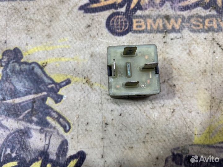 Реле Audi 80 B3 AAD 1991