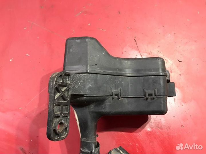 Блок предохранителей Toyota Avensis Т250