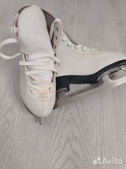 Коньки фигурные