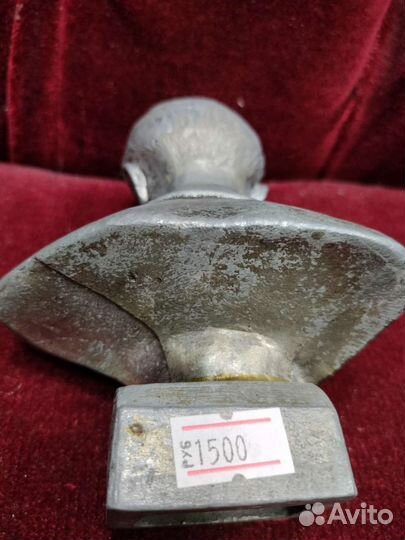 Бюст С. А. Есенин