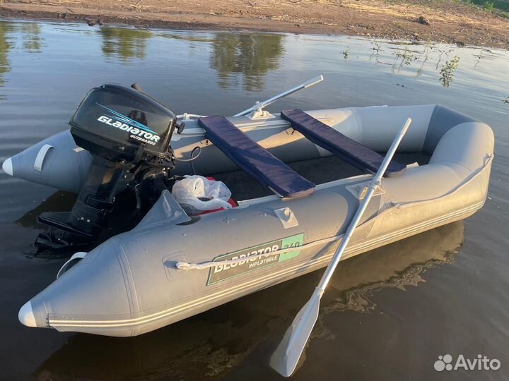 Моторно-гребная лодка