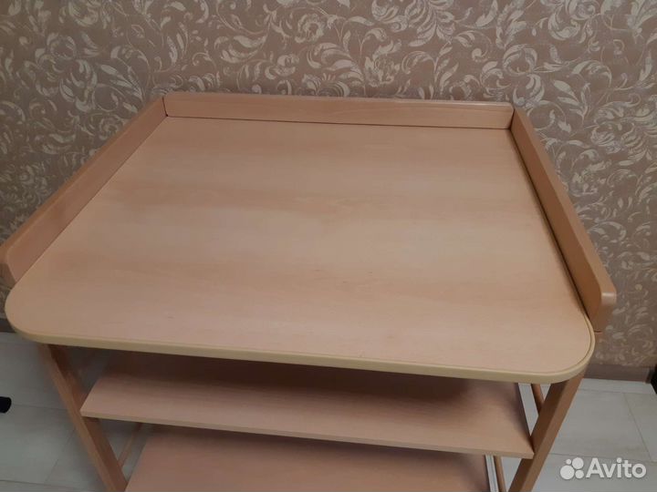 Пеленальный столик
