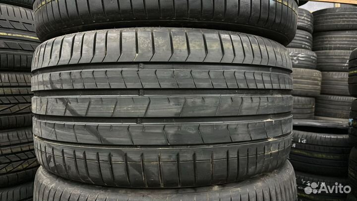 Pirelli P Zero PZ4 315/30 R22 107Y