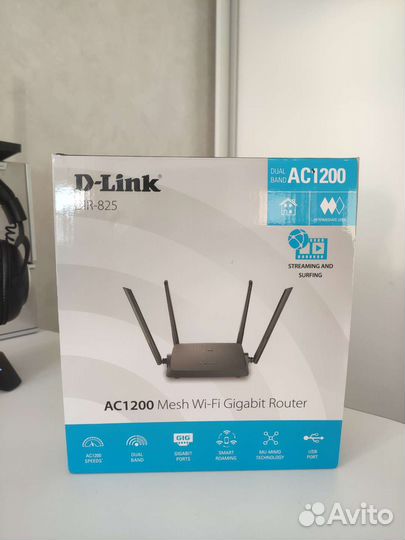 Wi-Fi роутер D-Link DIR-825