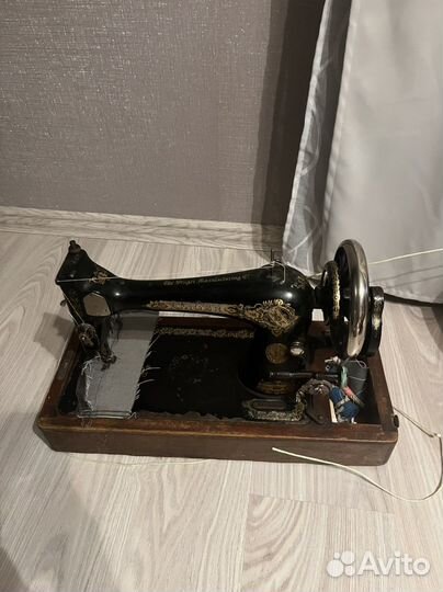 Швейная машинка зингер