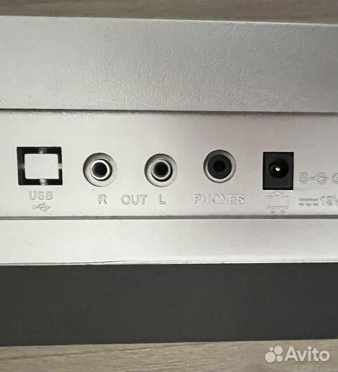 Синтезатор Supra SKB-610S