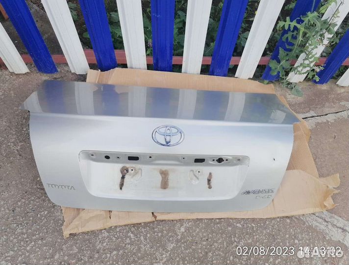 Крышка багажника тойта авенсис T250
