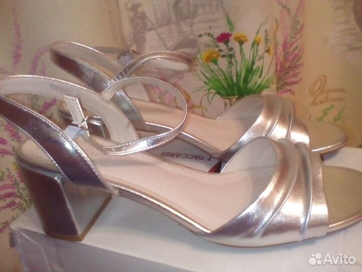 Босоножки женские