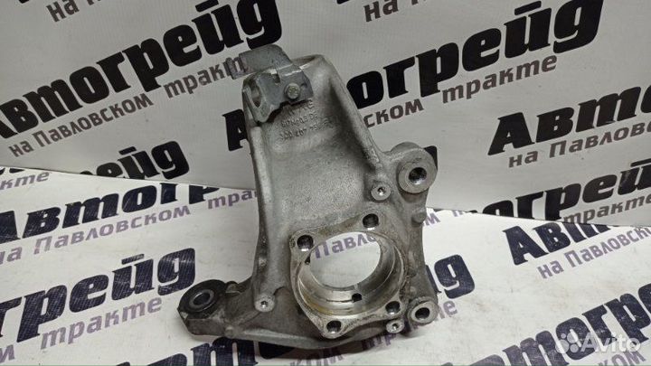 Кулак поворотный передний правый Volkswagen Passat