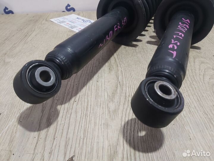 Стойки передние пара Toyota Mark II LX90