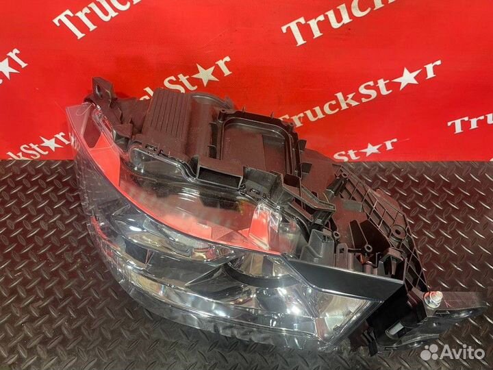 Фара левая Renault T