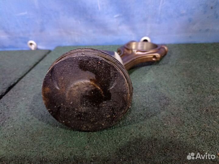 Поршень с шатуном Mercedes-Benz E210 M112.911