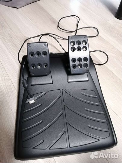 Игровой руль logitech driving force gt