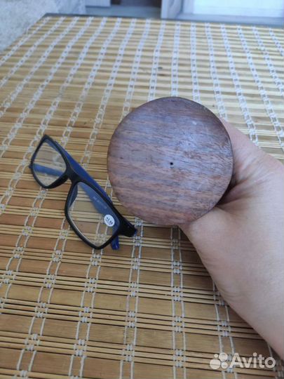 Подставка под очки. нос