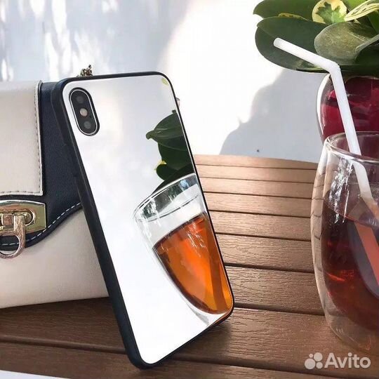 Чехол на iPhone