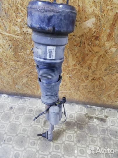 Передняя пневмо стойка мерседес c класс W 221