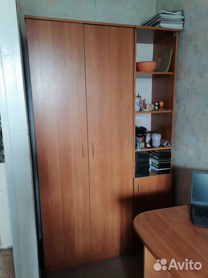 Мебельный набор 2004 изготовления