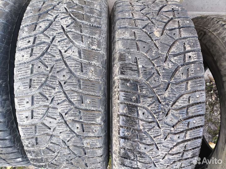 Bridgestone Blizzak Spike-02 SUV 235/65 R17 108