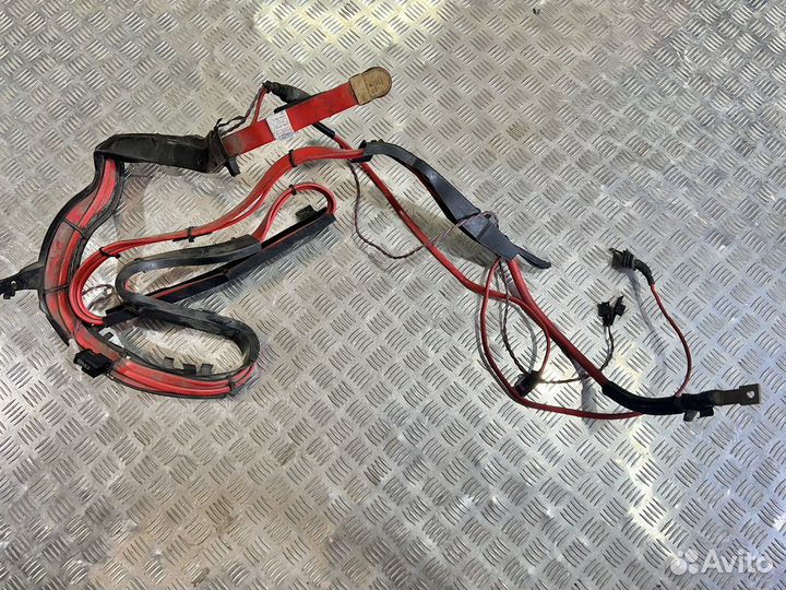 Плюсовой провод аккумулятора BMW F10