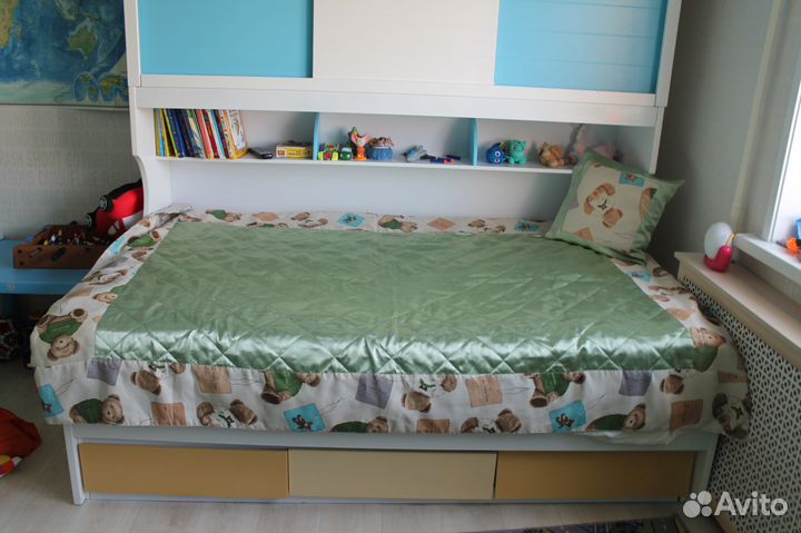 Покрывало и подушки