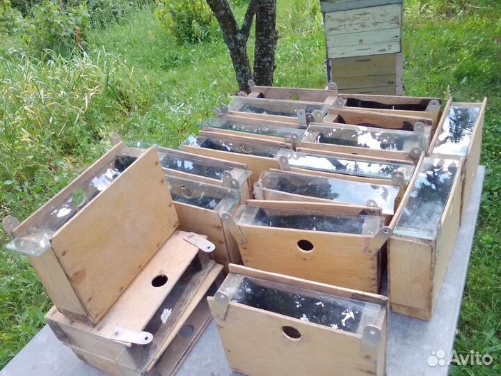 Пчеловодная кормушка поилка для пчёл навесная лот