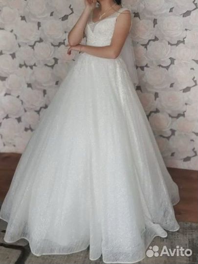 Свадебное платье