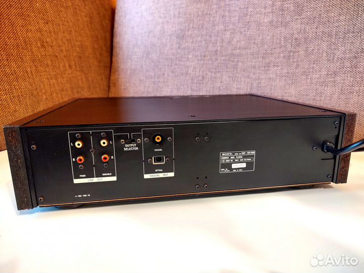 CD проигрыватель Sony CDP-557ESD