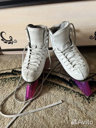 Коньки профессиональные Risport