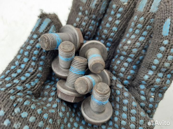 Болты маховика Volkswagen Passat B3