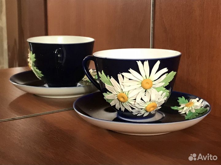 Заварочный чайник с декором, чайная пара