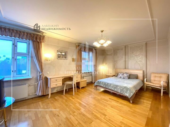5-к. квартира, 147 м², 7/15 эт.