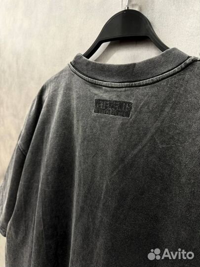 Футболка vetements