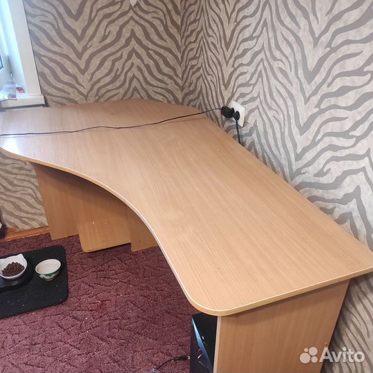 Компьютерный стол