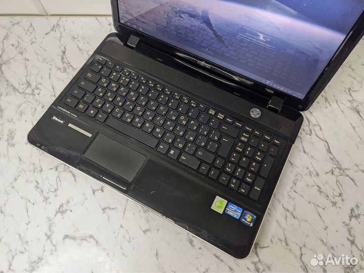 Ноутбук Fujitsu LifeBook Core i3