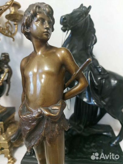 Бронзовая статуэтка. Мальчик с гор.Редкая.Оригинал