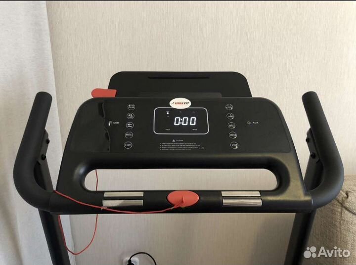 Беговая дорожка бесплатно доставлю unixfit St560E