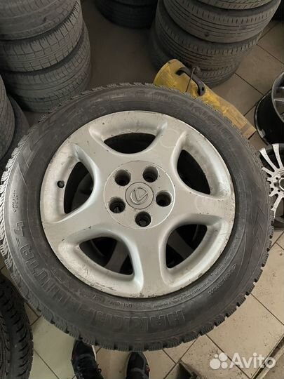 Nokian Tyres Hakkapeliitta 4 215/60 R16