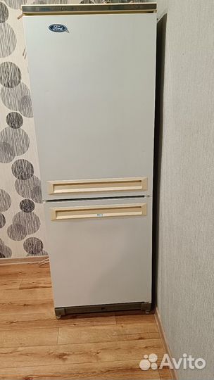 Минихолодильник с морозильной бу