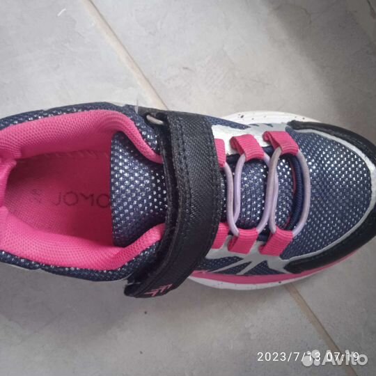 Кроссовки для девочки 28