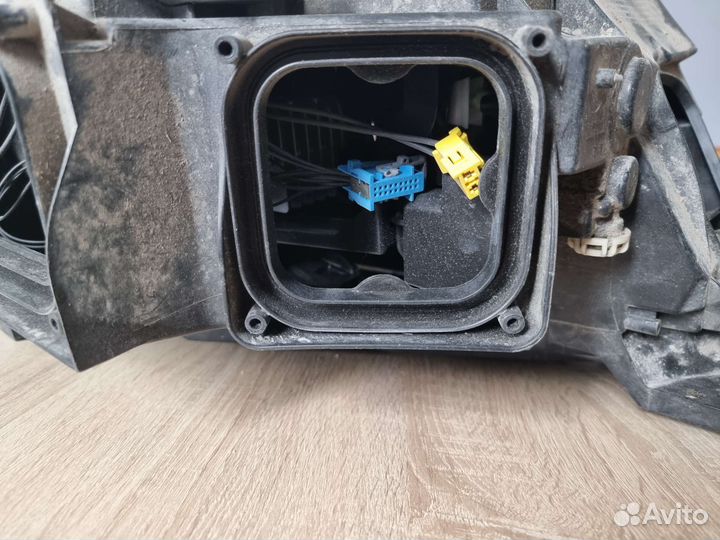 Фара левая mercedes-benz GLC250 4 мatic, 2015 год