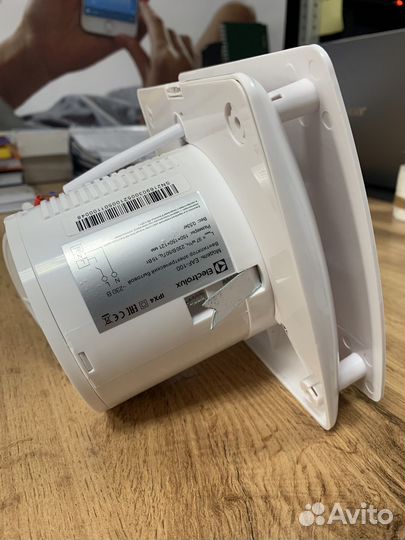 Вентилятор осевой вытяжной Electrolux EAF-100