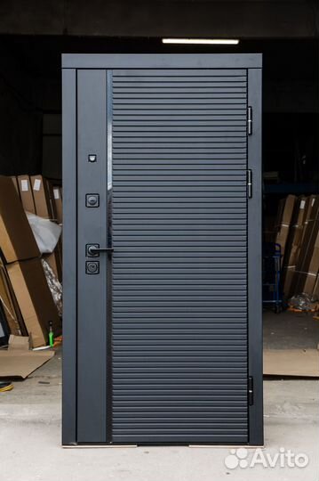 Дверь входная новая